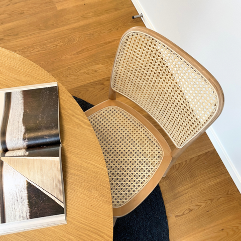 Krzesło do jadalni Agnes z naturalnego buku z rattanem